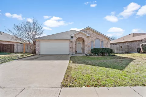 1615 Summertree Ln, Grand Prairie, TX 75052