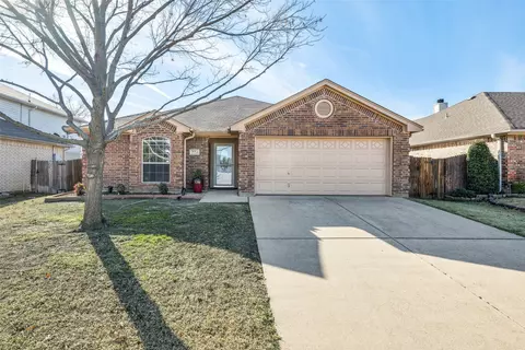 772 Bur Oak Dr, Burleson, TX 76028