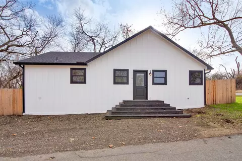 110 Elm, Bells, TX 75414