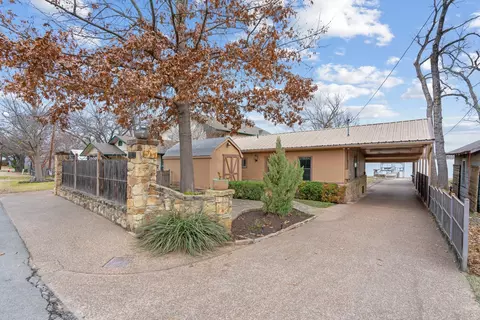 1110 W Lake Dr, Weatherford, TX 76087