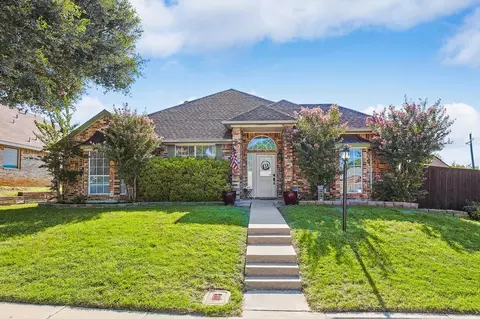1747 Smokey Hill Dr, Lewisville, TX 75067