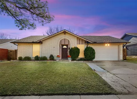 1262 Monaco Dr, Lewisville, TX 75067