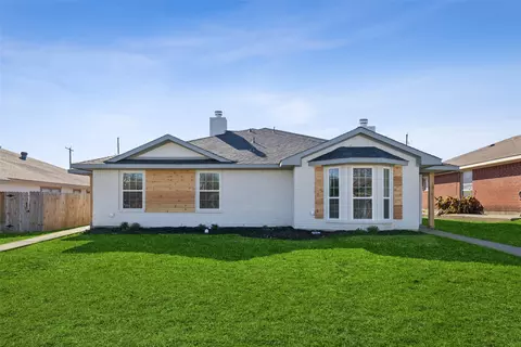 840 Potomac Dr, Lancaster, TX 75134