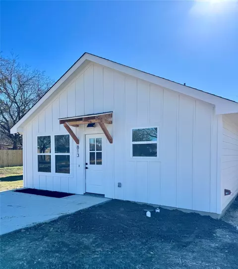 813 SW 16th St, Mineral Wells, TX 76067