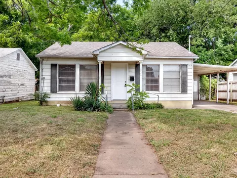 826 S Lyon St, Sherman, TX 75092