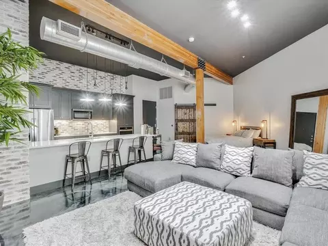 2502 Live Oak St #129, Dallas, TX 75204