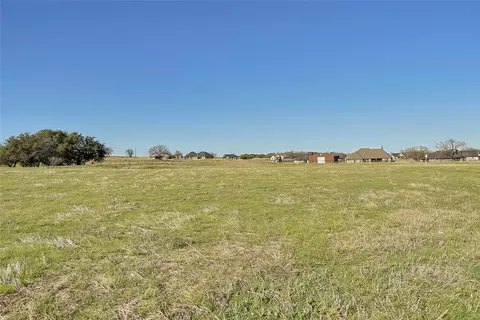 1013 Paradise Pkwy, Poolville, TX 76487