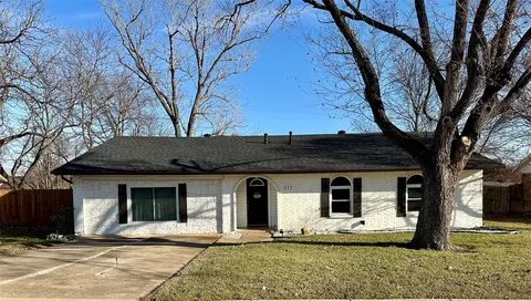 312 Mockingbird Trl, Mesquite, TX 75149