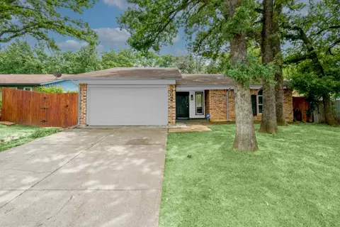 307 Shelmar Dr, Euless, TX 76039