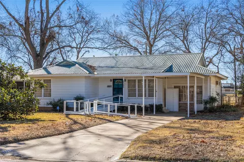 2505 Greenway Dr, Brownwood, TX 76801