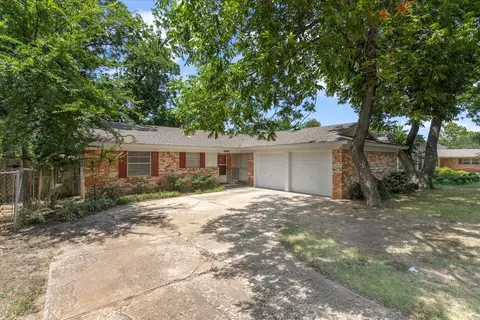2420 N Lockhart St, Sherman, TX 75092