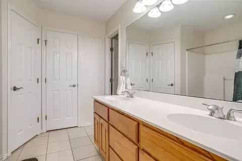 Bath - 103 Grayson Dr, Itasca, TX 76055 photo 3 of 5