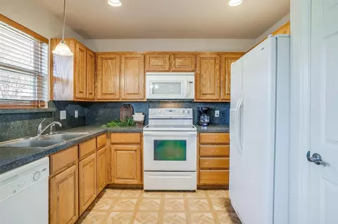 Kitchen - 103 Grayson Dr, Itasca, TX 76055 photo 2 of 3