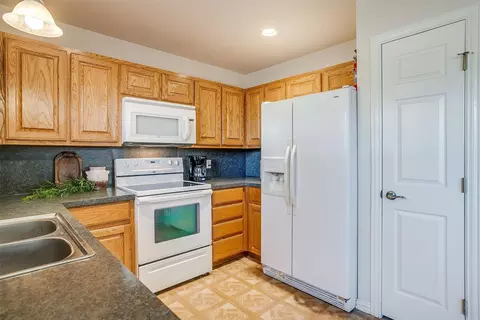 Kitchen - 103 Grayson Dr, Itasca, TX 76055 photo 1 of 3