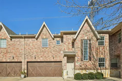 2952 Europa Dr, Grand Prairie, TX 75052