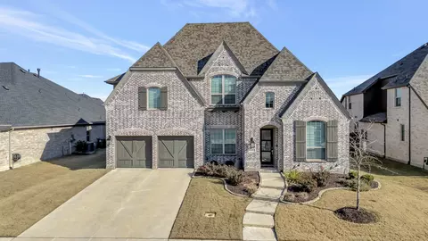 6912 Basket Flower Rd, Roanoke, TX 76262