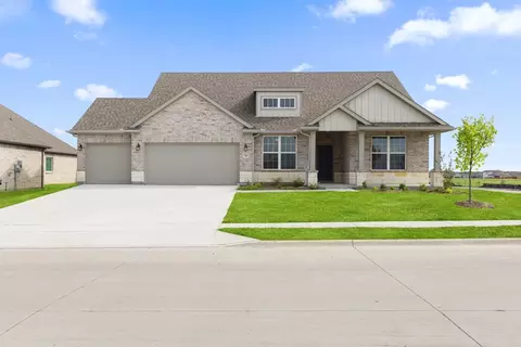 301 Briarwood Dr, Nevada, TX 75173