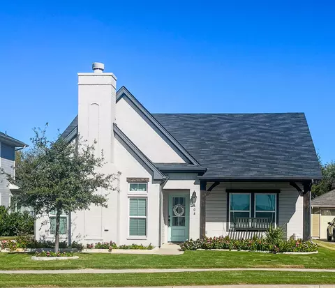 604 Joy Ct, Burleson, TX 76028