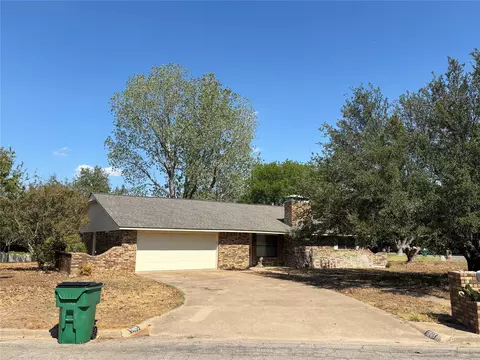 1405 N Prairie Wind Blvd, Stephenville, TX 76401