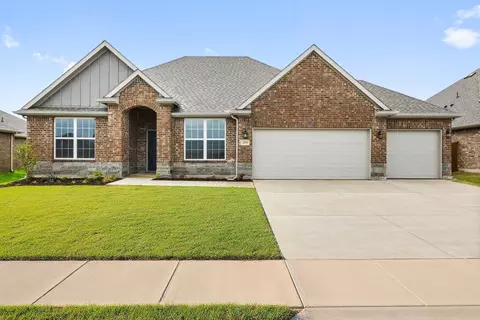 209 Briarwood Dr, Nevada, TX 75173