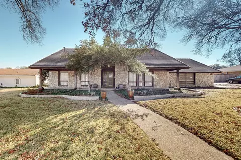 3709 Wharton Dr, Fort Worth, TX 76133