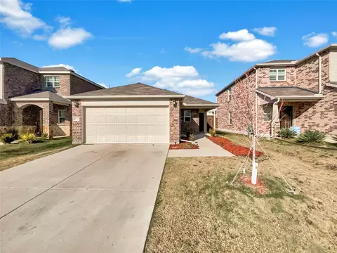 1090 Castroville Dr, Forney, TX 75126
