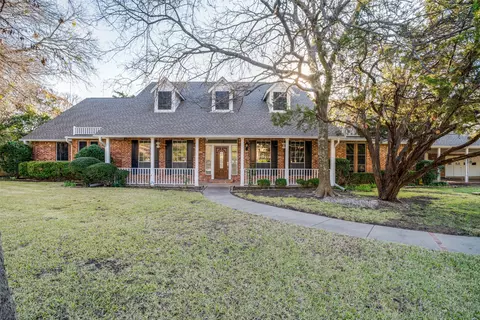 421 Robin Rd, Cedar Hill, TX 75104