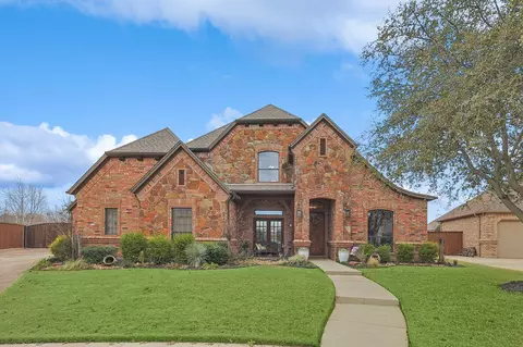 8312 Oak Knoll Dr, North Richland Hills, TX 76182