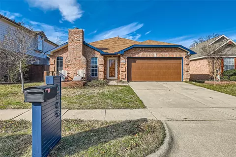 2105 Newport Dr, Flower Mound, TX 75028