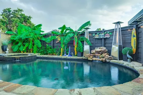 418 Country Side Ln, Richardson, TX 75081