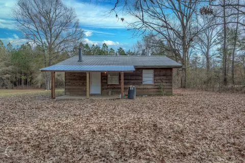 593 Bessie Crow Rd, Coushatta, LA 71019