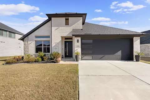 137 Arrow Wood Rd, Waxahachie, TX 75165