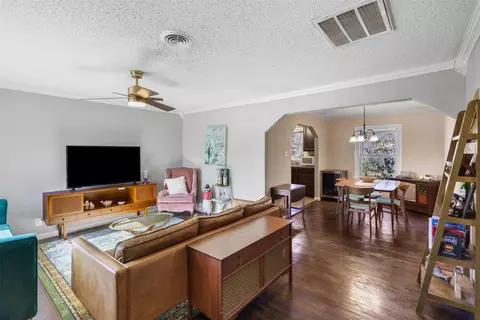 2405 Dell St, Fort Worth, TX 76111