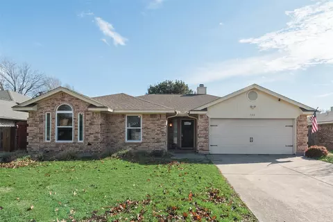 708 Baldridge Rd, Burleson, TX 76028