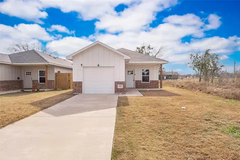 202 E Henderson St, Itasca, TX 76055