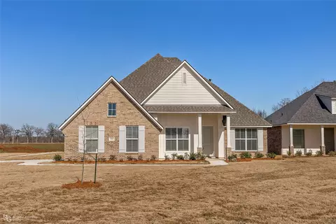 211 Ferry Lake Dr, Bossier City, LA 71111