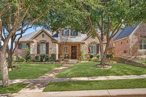 9125 Calvert Rd, Lantana, TX 76226