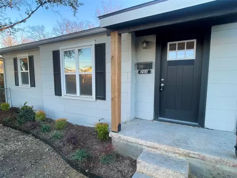 206 E 4th St, Kaufman, TX 75142
