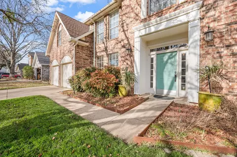 3360 Burning Log Dr, Grapevine, TX 76051