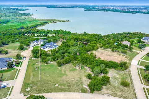 9203 Hidden Lakes Ct, Grand Prairie, TX 75104