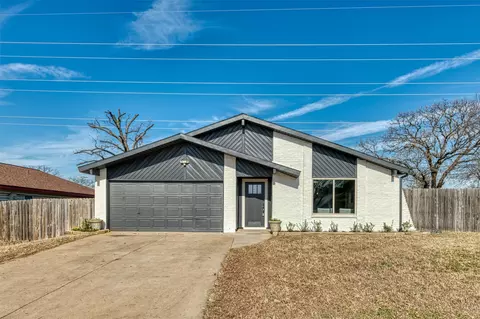 3124 Woodbridge Dr, Bedford, TX 76021