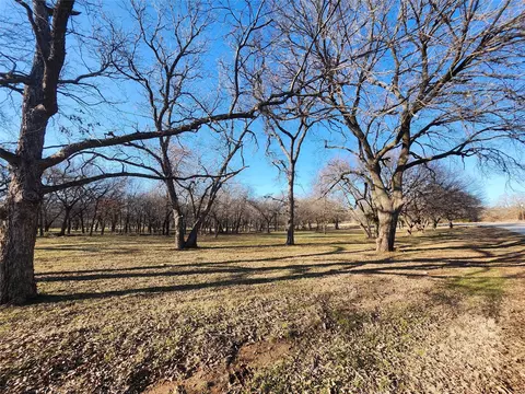 100 Fairway Dr, Nocona, TX 76255