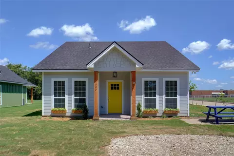 507 E 8th St, Kemp, TX 75143