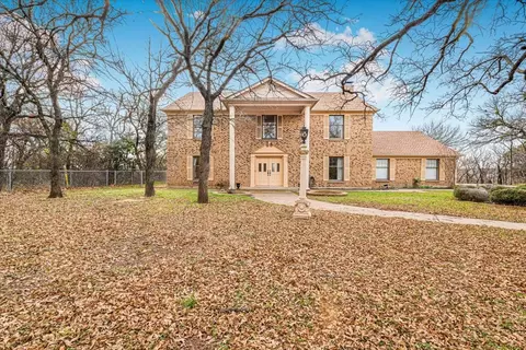 3 Greenbriar Ct, Mineral Wells, TX 76067