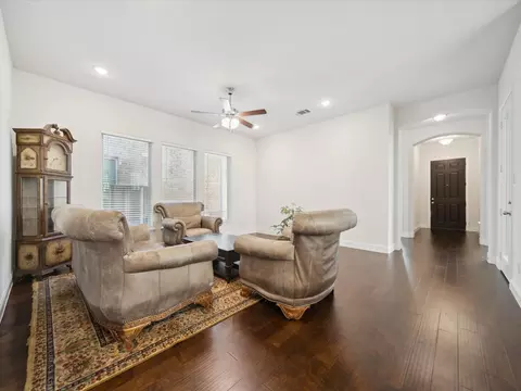 314 Park Dr, Euless, TX 76040 photo 3