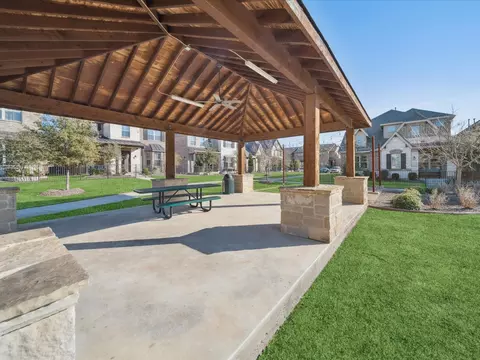 314 Park Dr, Euless, TX 76040 photo 24
