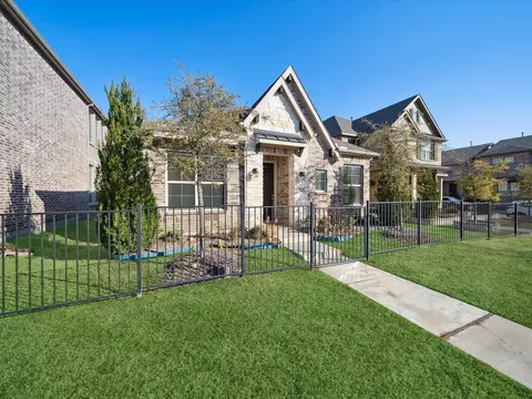 314 Park Dr, Euless, TX 76040 photo 2