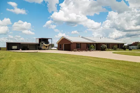 Exterior - 20175 Willow Glade Cir, Pilot Point, TX 76258 photo 1 of 7