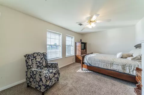Bedroom - 20175 Willow Glade Cir, Pilot Point, TX 76258 photo 3 of 4