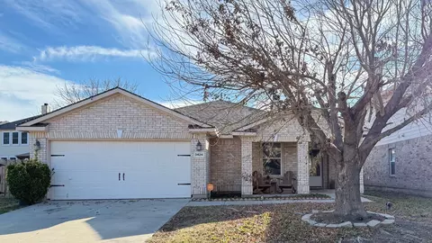 3424 Cheyenne Ranch Rd, Roanoke, TX 76262